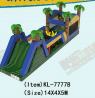 Тропическая надувная игровая площадка: Веселая полоса препятствий в стиле джунглей с пальмами