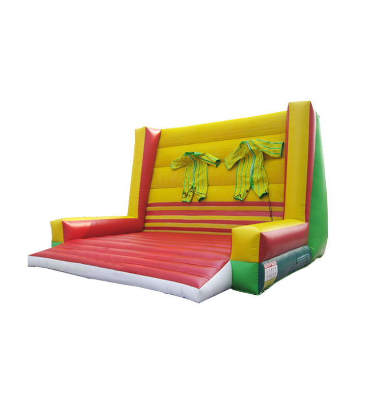 Игривая надувная аттракция «Липкая стена» с двумя костюмами в комплекте. Скалолазная конструкция для захватывающих испытаний